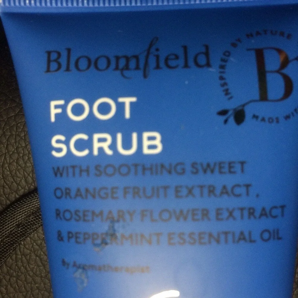 Bloomfield Foot Scrub Soothing Herbal Fruit Extracts & Essential Oils New